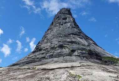 Die Gipfelpyramide des Stetind (c) Robert Jasper