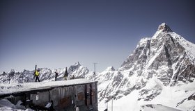 Auf dem Dach der alten Bergstation auf der Cima di Furggen