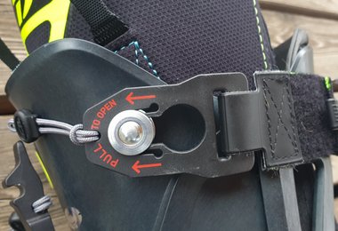 Der  Velcro-Powerstrap mit spezieller Hike & Ride-Schnalle