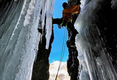 Simon Gietl in der Route Eywa an der Pordoi Westwand (c) Gietl/Messini