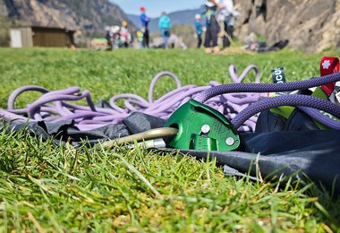 Auch im Klettergarten kommen wir mit dem Grigri + sehr gut zurecht.