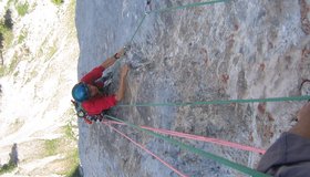 6 SL, sehr schwierige Wandkletterei (steile Platte)