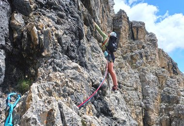 Beim klettern in den Dolomiten mit dem Tendon Master 7.8