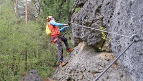 Die A/B-Stelle vor der Holzbrücke - Kemitzenstein-Klettersteig