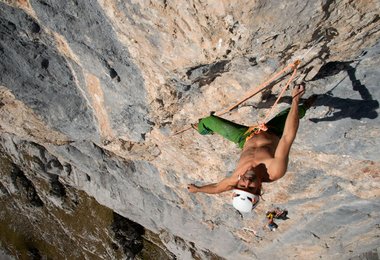 Alex in der 4. Seillänge (c) Max Berger/Petzl Austria