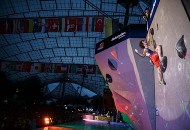 Adam Ondra im Finale (c) Marco Kost