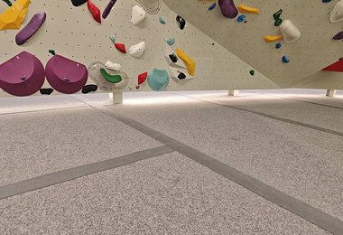 Die mittleren Boulder-Wände sind schwebend montiert