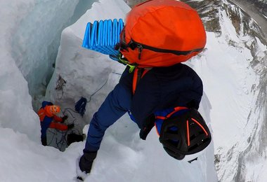 The fourth bivouac was just an ice hole, but thanks again for it. © Marek Holeček / Mammut