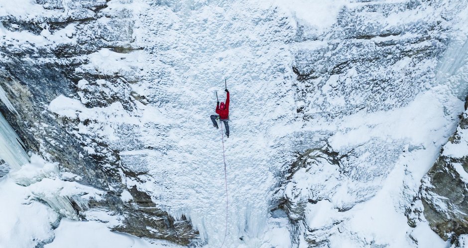 Aaron Mulkey und Yannick Glatthard testen das Black Diamond Hydra Eisgerät in Montana