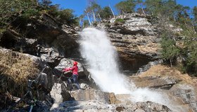 Beim Abstieg zum kleinen Steinbruch - Häselgehr Wasserfall Klettersteig