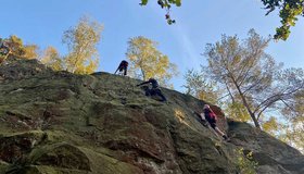 Die finale Platte mit dem Klammern - Bockesteig an der Osnabrücker Wand, Foto: Archiv Alpinverlag