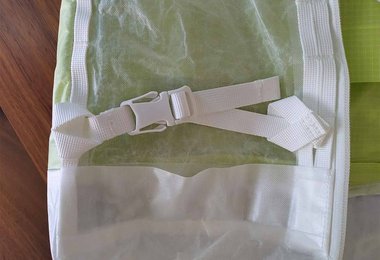 Die Skibefestigung am DB Weigh Lighter 25 L Rucksack kann man leicht entfernen.