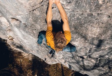 Mich Kemeter bei seiner Free-Solo-Begehung von Old Inn, 8b (c) Merlin Essl / Merlinoutdoorphotography.com