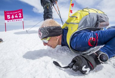 Karl Egloff auf dem Gipfel des Elbrus, 5642 m (c) (c) Irina Kurmanaeva / Red Fox 