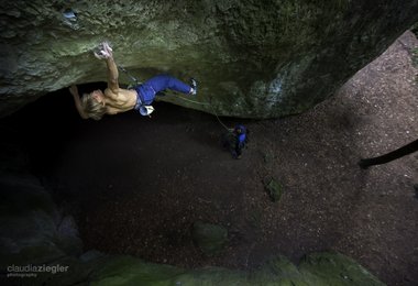 Alexander Megos in Geocache (c) Claudia Ziegler