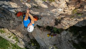 Stefan Brauchart in der 1. Seillänge