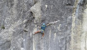 Michael Maili in Drachenblut 8a, trad / Rannerwand