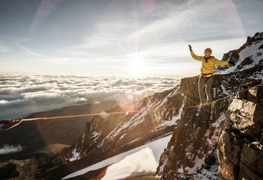 Stephan Siegrist auf der Kilimanjaro Highline (c) Thomas Senf