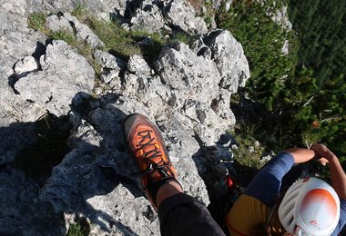 Der Salewa Wildfire NXT ist für uns der ideale Abstiegsschuh beim Mehrseillängenklettern