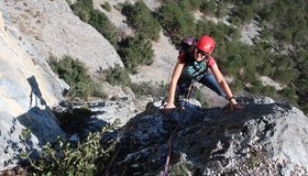 Am Ende der dritten Seillänge der Voglia di Crederci am Torre di Pietramurata