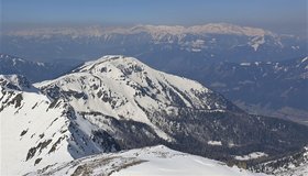 Der martkante Ostgrat hinauf zum Stein am Mandl