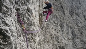 Ivo Rabanser in der 6. Seillänge während der ersten Begehung des »Weg der Zeit« an der Furchetta.