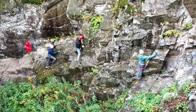 Die Rampe im Mittelteil des linken Klettersteiges; Foto: DAV-Wuppertal