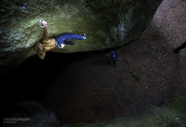 Alexander Megos in Geocache (c) Claudia Ziegler