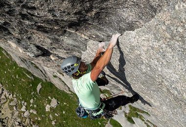 Matteo De Zaiacomo unterwegs mit dem Ikon Helm von Camp, Foto (C) Michele Caminati 