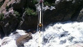 Die zweite Brücke führt wieder auf die rechte Bachseite.