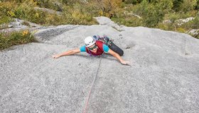 Eine recht glatte Platte im Mittelteil der "Immergrün"; Foto: Johannes Reiter.