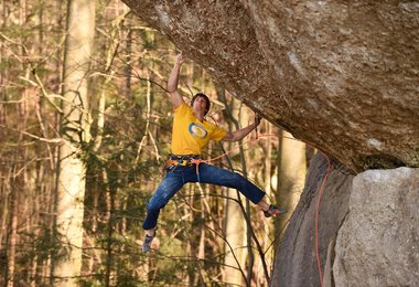 Mammut Pro Jan Hojer kämpft sich durch "Action Directe", 9a; Foto: Rainer Eder