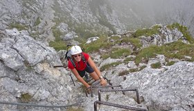 Die steile Klammernpassage ist der schwerste Teil des Steiges.