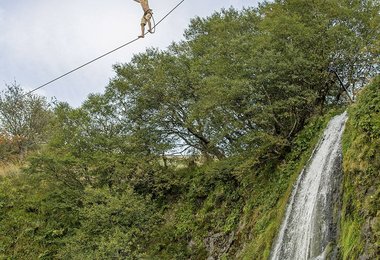 Training an der Highline nebem dem Wasserfall La Grande Casacade