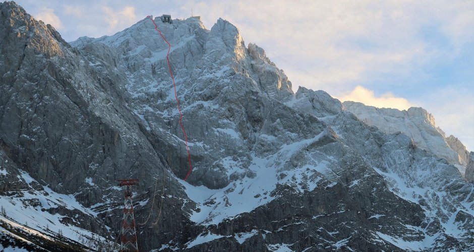 Die Zugspitze Nordwand mit der Linie der Superdirekten Nordwand (c) Fritz Miller