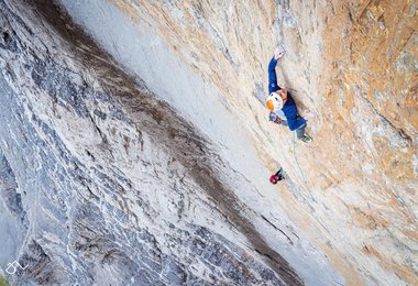 Simon Welfringer gesichert von Nils Favre in der Route Paciencia - Eiger Nordwand (c) Damien Largeron / Millet