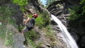 Die kurze Steigpassage beim Wasserfall.