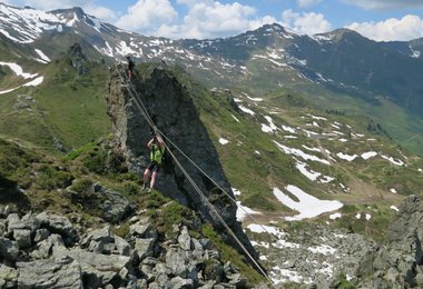 rasante Fahrt mit dem Flying Fox am Hirschinger-Klettersteig