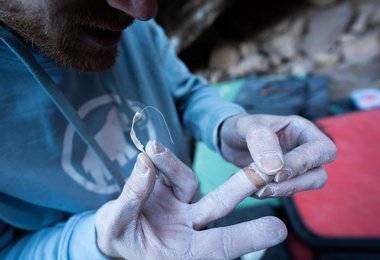 Jakob Schubert klettert „Shaolin“ (9A) © Michael Piccolruaz