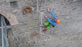 Die erste Steilwand der leichten Variante vor der Abzweigung - Rund-um-den-Brecher-Klettersteig