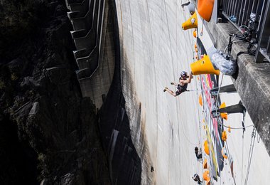 Darius Rapa of Romania climbs the 180m multi-pitch man made route at the Verzasca Dam during the final of Red Bull Dual Ascent in Verzasca, Switzerland on November 02, 2024. (c) Matteo Mocellin / Red Bull Content Pool