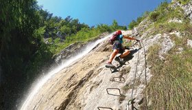 Die Wand unten direkt neben dem Wasserfall - Wasserfall Klettersteig St. Anton im Montafon