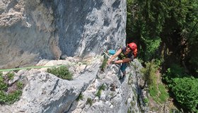 Am Ende der  ersten Seillänge der "Drei Musketiere" (5/5+) - Westwand Plombergstein.