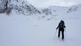 Nach der Schwaderalm - in der Mitte der Gipfel