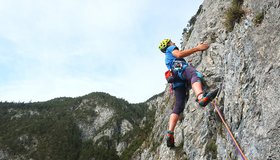 Steil, nicht gut geputzt und brüchig - aber recht gut abgesichert (Bauchtumspfleger-Martinswand).