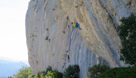 Ein 7c+ im Klettergebiet Ceüse