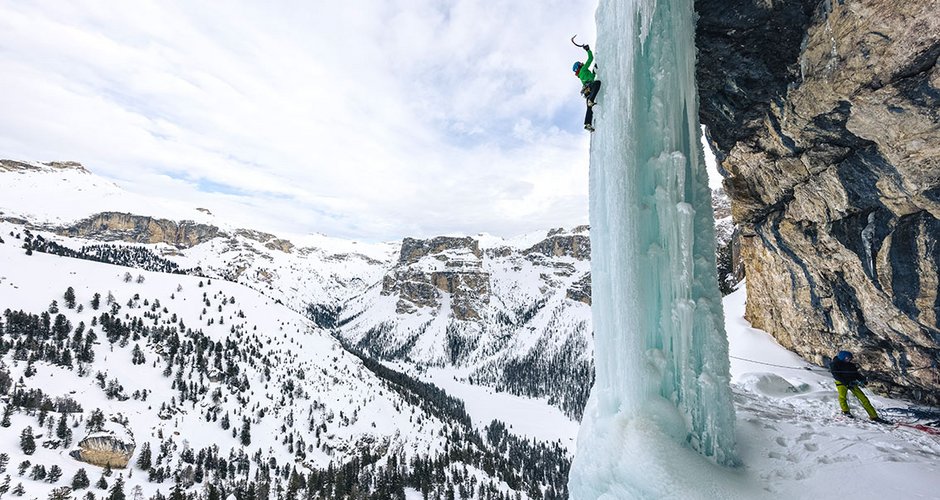 Ines Papert und Luka Lindič in der Route Godzilla (M9+/WI5+) im Langental