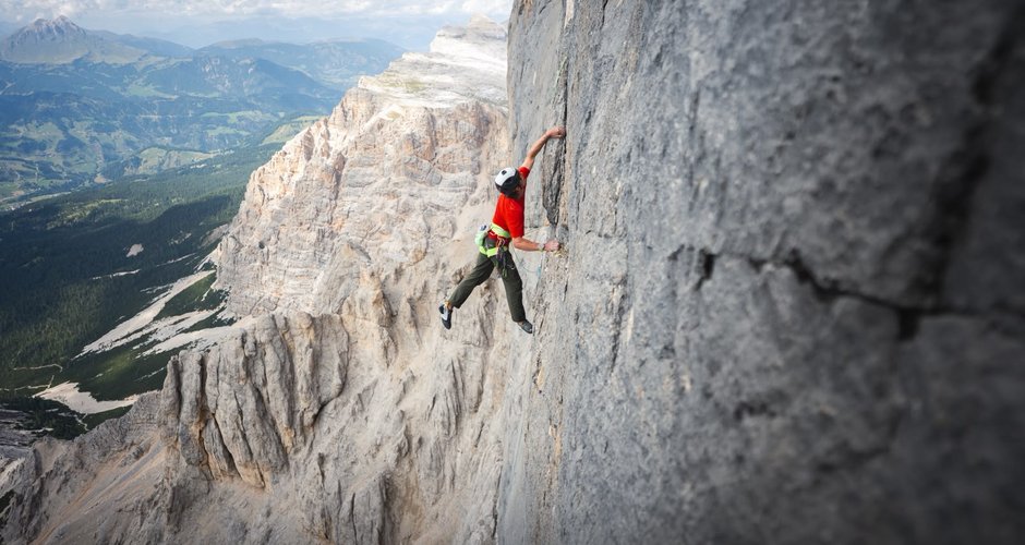 Simon Gietl in der Route Kairos an der Laverella di Fora (c) Felix Bub