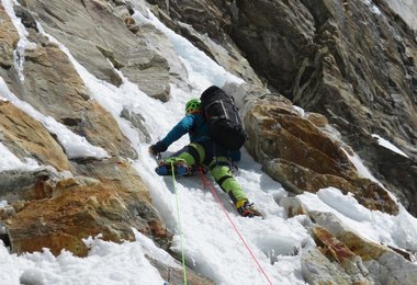 Aber auch anspruchsvolles Mixedgelände in einer Höhe von 6000--7000 Meter (c) Zsolt Torok