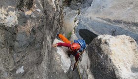 Rüdiger Hohensinner beim Block in der 2. Seillänge